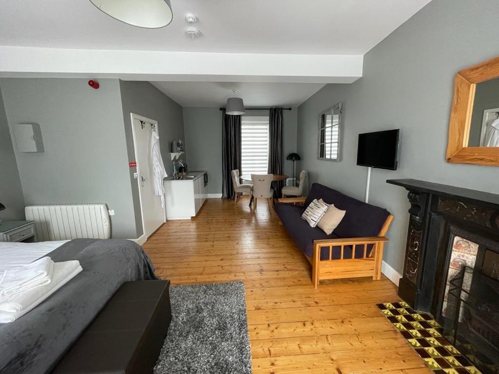 6 New Street Selfcatering Bnb Studio 1 Bantry Exterior photo